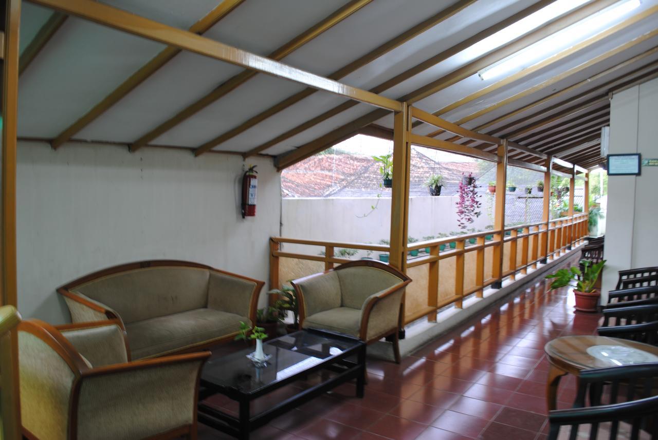 Hotel Wisata Baru Serang Exterior foto