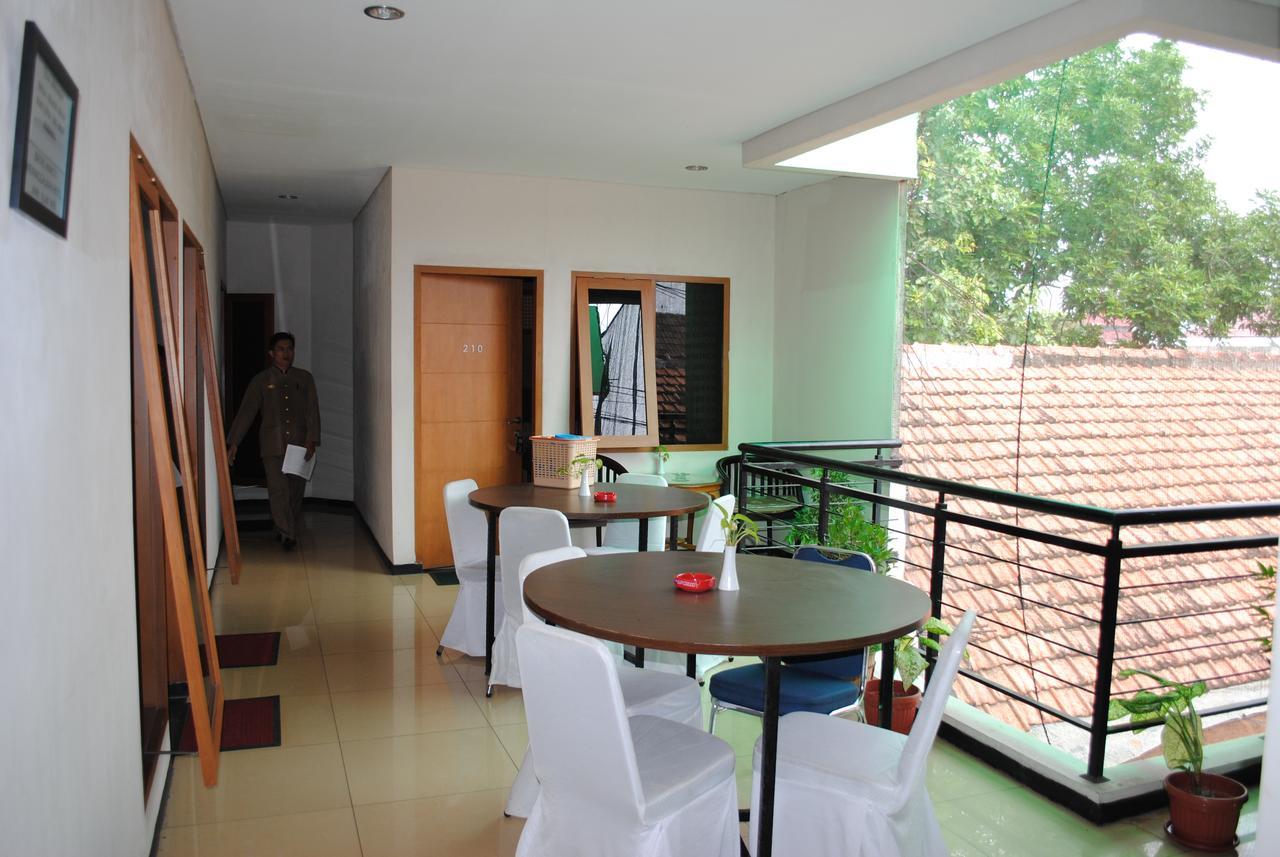 Hotel Wisata Baru Serang Exterior foto